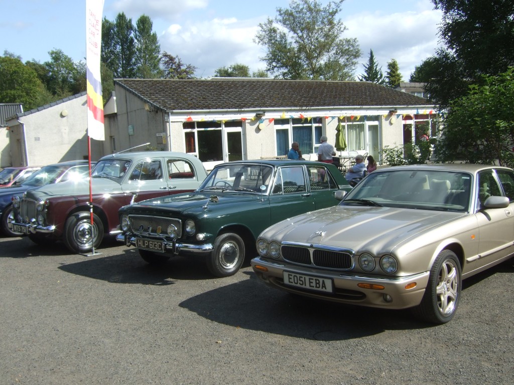 Tayside classic car club visit Upper Springland Tayside Classic Car Club